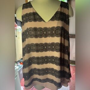 EUC Torrid pink/black lightweight sheer and lace tank.